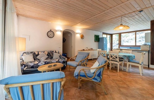 Sant' Andrea Apartment | Casa Greta, just a few steps from the sea