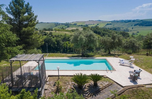 Mogliano Villa | Casa Infinito - 2 bedrooms, panoramic pool, airco, wifi, Marche