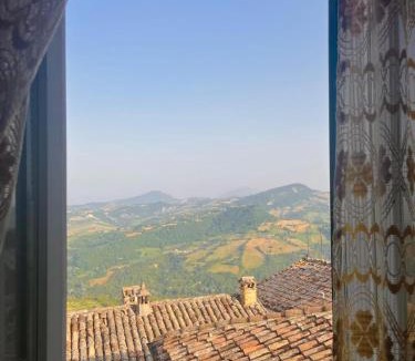 Penna San Giovanni House | Casa Laici
