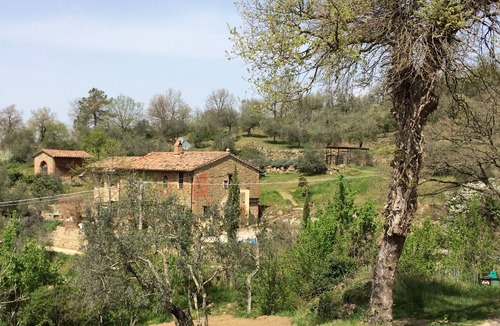Panicale Apartment | CASA LORENZO ~ LIMONE. Stunning, peaceful family farmhouse apt with pool & views