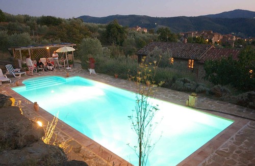 Panicale Apartment | CASA LORENZO ~ OLIVA. Stunning peaceful farmhouse apt with pool. 2 ~ 4 people