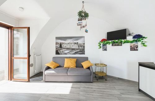 Monte Sant'Angelo House | Casa Lotario Secondo