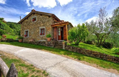 Pieve di Chio House | Casa Margherita 2 by PosarelliVillas