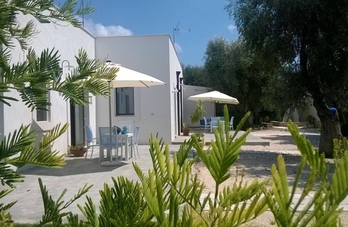 Mattinata House | Casa Melograno spacious and modern three-room apartment in olive grove near the sea