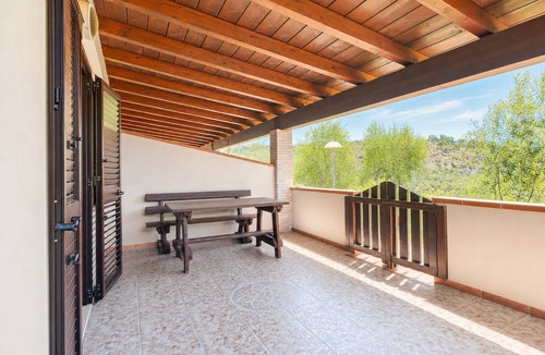 Chiesiola Apartment | Casa Mimosa at Villa Mapa: Sea View, Wi-Fi & Air Conditioning