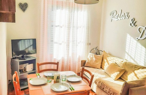 Cannobio Apartment | Casa Mirco: Verde by Lago Reisen