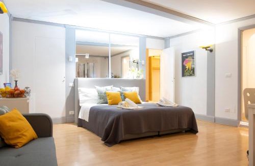Rione III Colonna Apartment | Casa Paola Guesthouse