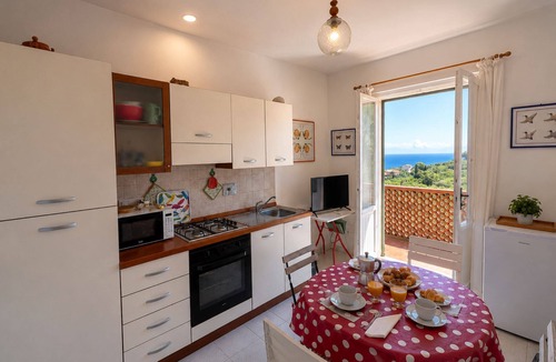 Albanella Apartment | Casa Perelle nel verde di Rio Elba
