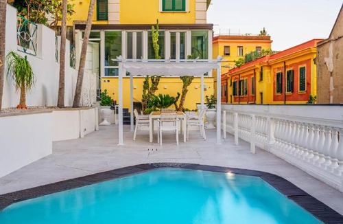 Historical Downtown Salerno Apartment | Casa & Piscina nel centro di Salerno Amalfi Coast