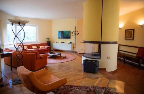 Polverigi Villa | Casa Roda - Villa con piscina nel verde Ancona