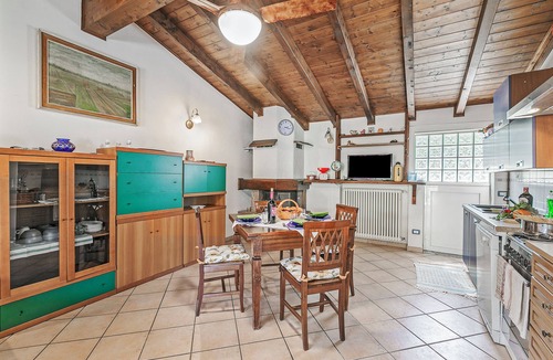 Dormelletto Apartment | Casa Rolè, Lake Maggiore Patio House w/BBQ, Dormelleto, Italy