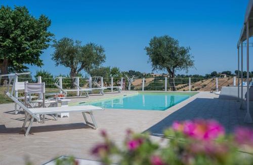 San Costanzo Villa | Casa Rossa