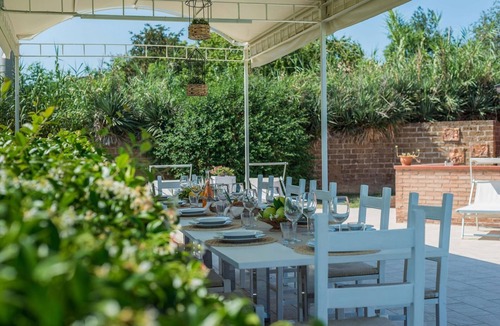 San Costanzo Villa | Casa Rossa - Private villa, 7 bedrooms, pool, wifi, pets, beach 6 km, Marche