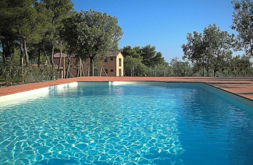 Monterotondo Marittimo House | Casa Ruta A: A characteristic and welcoming apartment surrounded by the greenery, with Free WI-FI.
