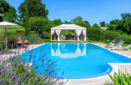 Centofinestre Villa | Casa Sant'Elia, villa in the heart of the Marche Region a few miles from the sea
