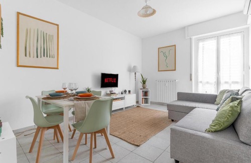 Milan Apartment | Casa Sibilla - Balcony Apartment, 7min Linate & Arena, Fast WiFi