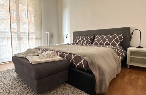 Lingotto Apartment | Casa Spezia - Metro Vicina, Wi-Fi Rapido & Netflix