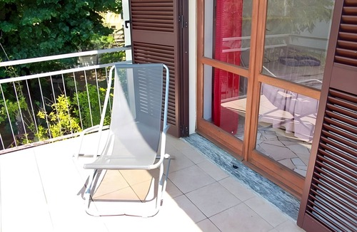 Brezzo di Bedero Apartment | Casa Spiaggia No. 2 by Lago Reisen
