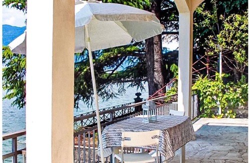 Brezzo di Bedero House | Casa Spiaggia by Lago Reisen