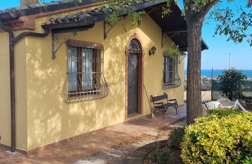 San Costanzo House | Casa Vacanze Panoramica Vista Mare