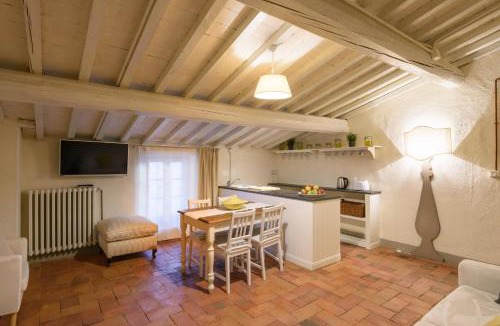 Scheggia Apartment | Casa Vaniglia - Fattoria la Speranza, Case Toscane,