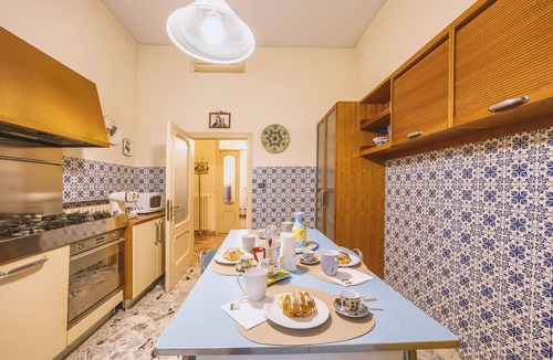 Arezzo Apartment | CasAdòro - Two Bedroom Apartment, Sleeps 5