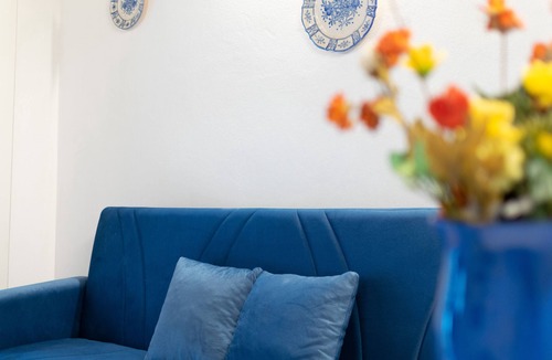 Vietri sul Mare Apartment | CASAGIUGIUside Vietri's main street with traditional ceramics, restaurants