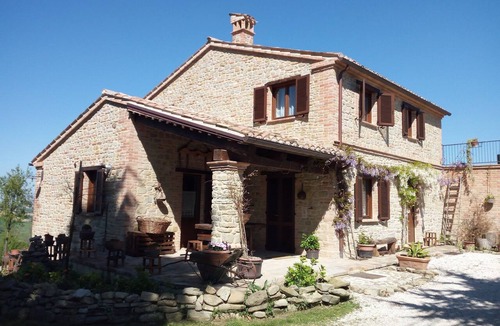 SantʼAngelo in Pontano House | Casale San Martino Bio Farm Upstairs