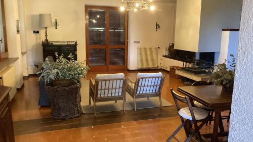 Guzman House | Casale Bastida
