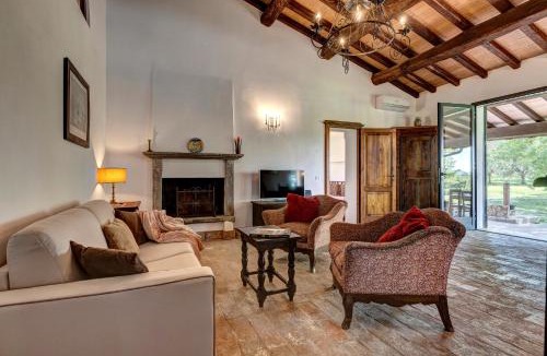 Pitigliano House | Casale il Poderetto by Mamo Florence
