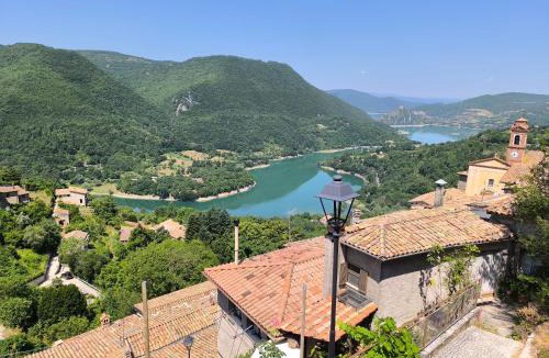 Paganico Sabino House | Casale in pietra sul Lago del Turano - C'era una volta un asino