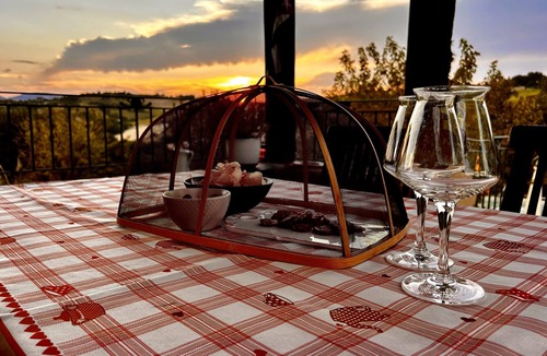 SantʼIppolito House | Casale Lilla, surrounded by nature, 2 family-friendly apartments, pets allowed