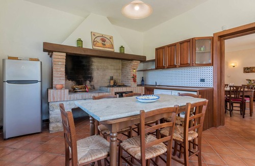 Cantalupo Villa | Casale Nocciolo – 5 bedrooms, pool, A/C, Wi-Fi, Umbria