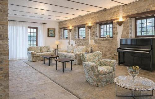 Fermo House | Casale Rifugio Dei Sogni