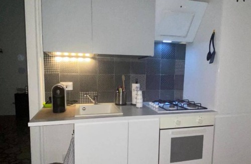 Bari City Centre Apartment | casaRó, cozy, comfortable,800mt from ferr/centr station,.a treat!