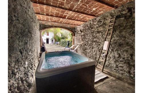 Ozzano Monferrato Villa | Cascina Liebe con Idromassaggio