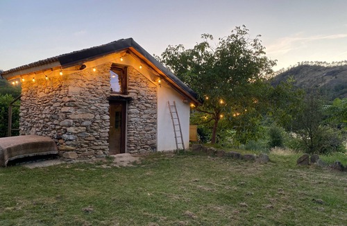 Casaleggio Boiro Cabin | Casetta 'Delle Castagne' with Mountain View, Wi-Fi, and Air Conditioning