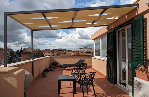 Quartiere XXVII Primavalle Apartment | Casetta Sole, Penthouse with terrace near St Peter