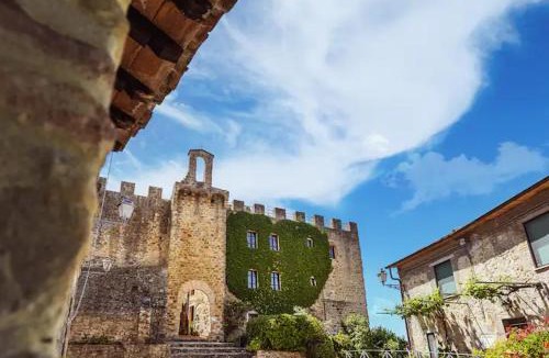 Gualdo Cattaneo Apartment | Castello di Cisterna Uno