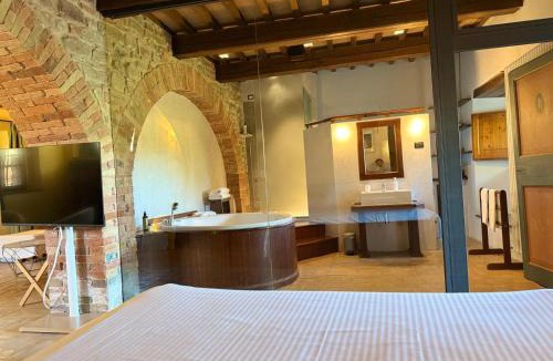 Monteluiano Hotel | Castello Di Petroia Dimora d'Epoca
