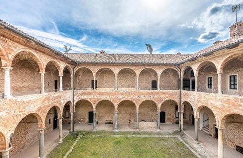 Arignano House | Castello Quattro Torri