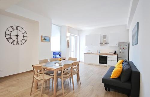 Municipio 2 Apartment | Casucci Home