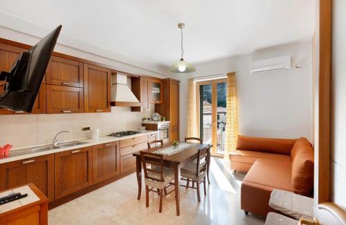 Cetara Apartment | Ce Tour - Nonni's Lemon House