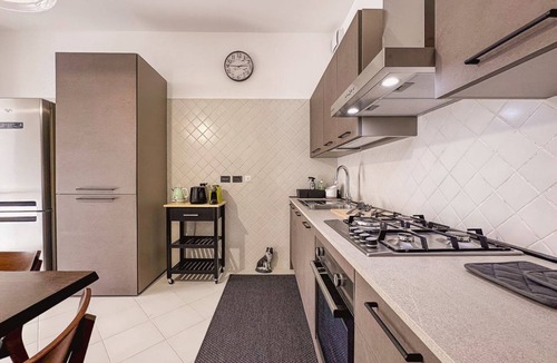 Ancona Apartment | Central Ancona: 6 guests stay
