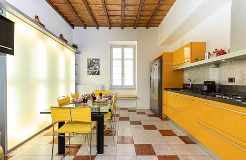Historic Centre Apartment | Central Pop House by Wonderful Italy