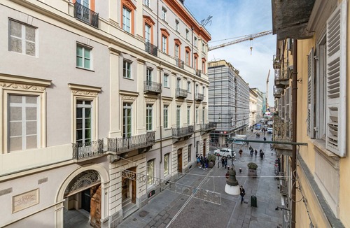 Historic Centre Apartment | Central Pop House by Wonderful Italy