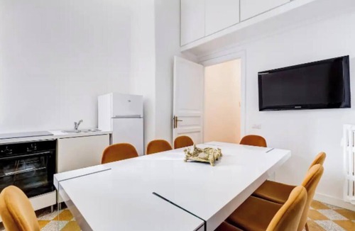 Rione III Colonna Apartment | Central Rome Apartment Near Piazza del Popolon