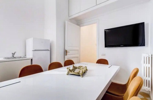 Rione III Colonna Apartment | Central Rome Apartment Near Piazza del Popolon