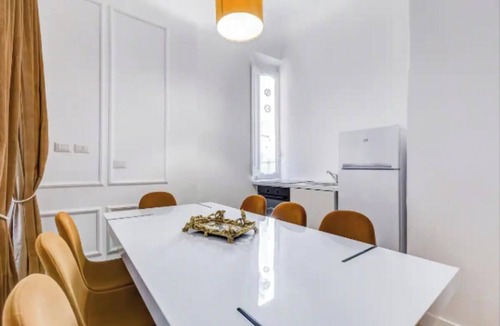 Rione III Colonna Apartment | Central Rome Apartment Near Piazza del Popolon