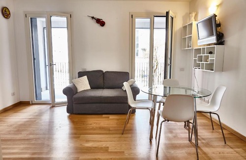 Varesine Apartment | Central Station Milano Superior Apartment